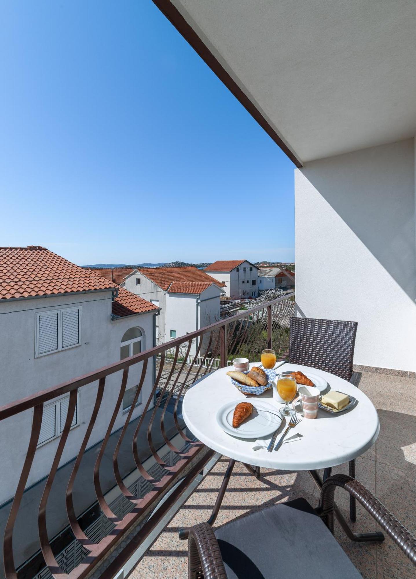 Apartments Valentino Vodice Buitenkant foto